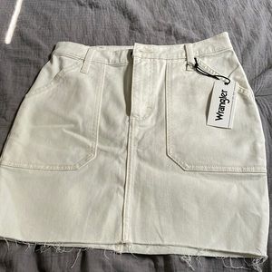 White wrangler mini jean skirt NEW